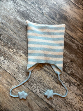 Delia’s Blue & White Striped Knit Earflap Hat with Star Tassels – OS